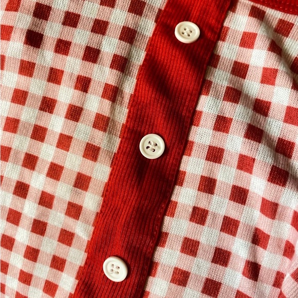 2 Tank Tops - Picture 4 of 10